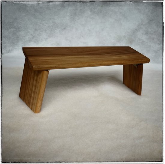 Keti Utulie Meditatiebankje inklapbaar | Help een kind naar school | hoogte 18 cm geschikt voor lengte 165-175 cm | iepenhout van Keti Utulie