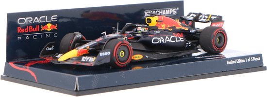 Oracle Red Bull Racing RB18 #1 Winner Hungarian GP 2022 - 1:43 - Minichamps van Minichamps