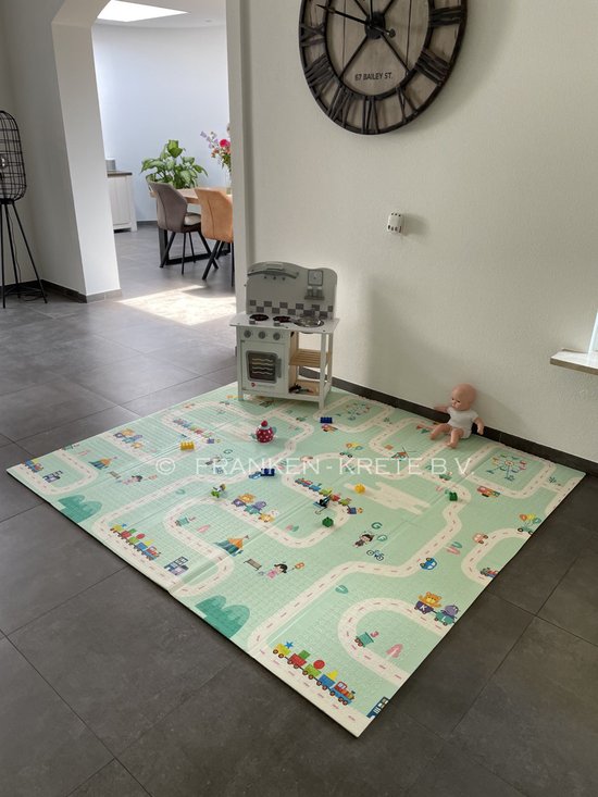 Speelmat Baby Kinderen - Speelkleed XL - Kruipmat - Foam - Dubbelzijdig - Opvouwbaar - 180 x 200 cm - Giraffe en Treintjes - 1,5 cm dik - inclusief opbergtas van Merkloos
